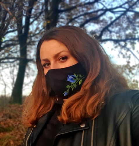 czarna maseczka roza niebieska III.jpg