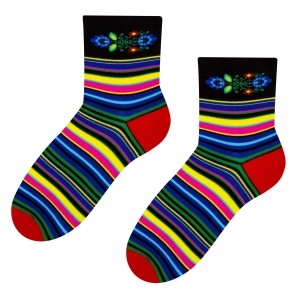 Skarpetki damskie folk - pasiak łowicki - czarne tło