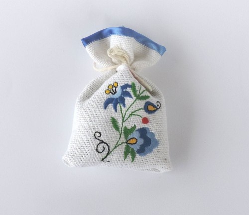 woreczek lawendowy haft kaszubski marzec 1.jpg