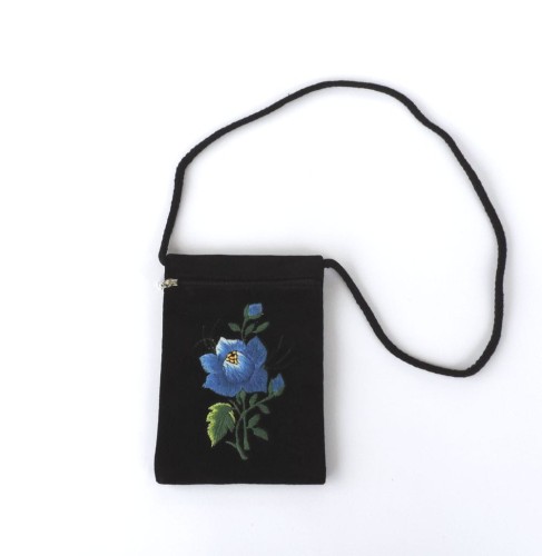 paszportowka niebieska roza.jpg