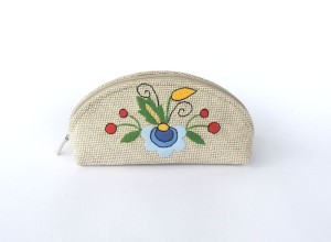 Mała lniana kosmetyczka/ etui na okulary z kaszubskim motywem kwiatowym